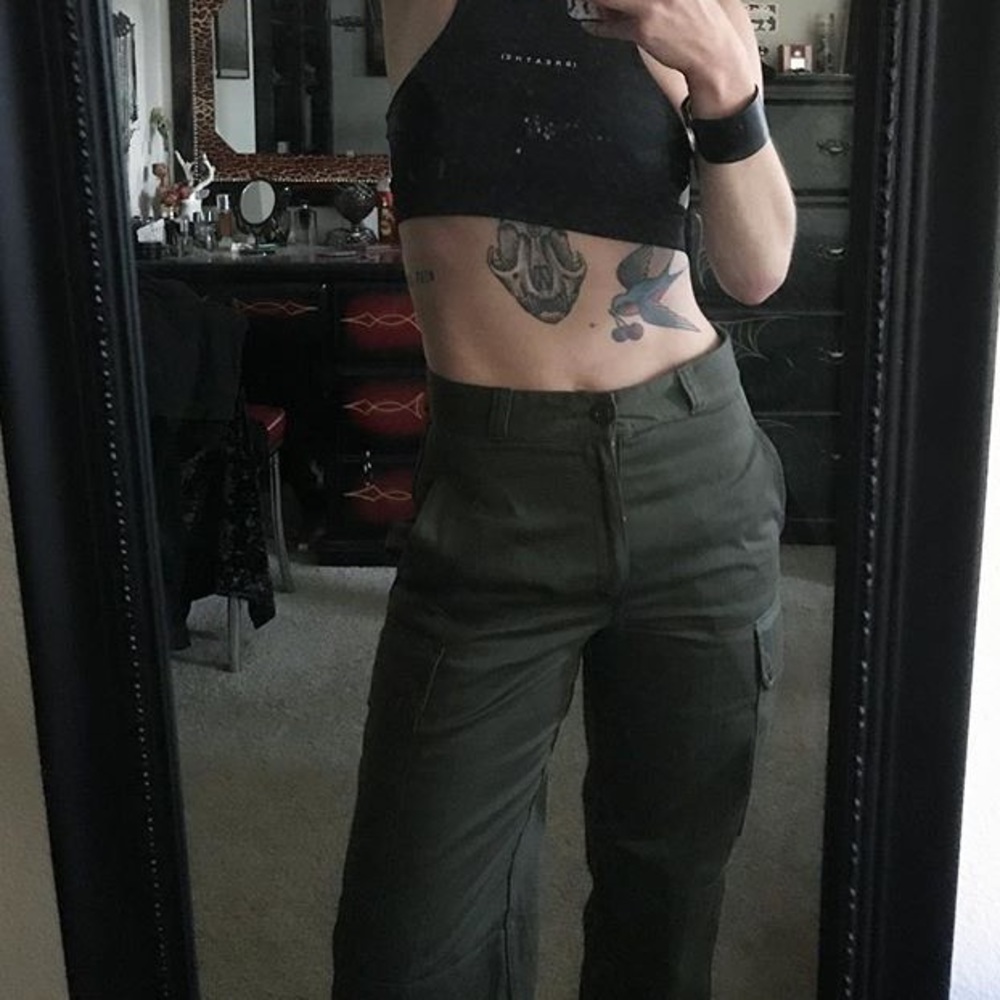 High waist cargo pants in khaki green